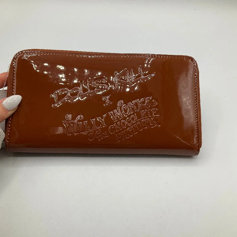 Wallet By Cmf, Size: Medium