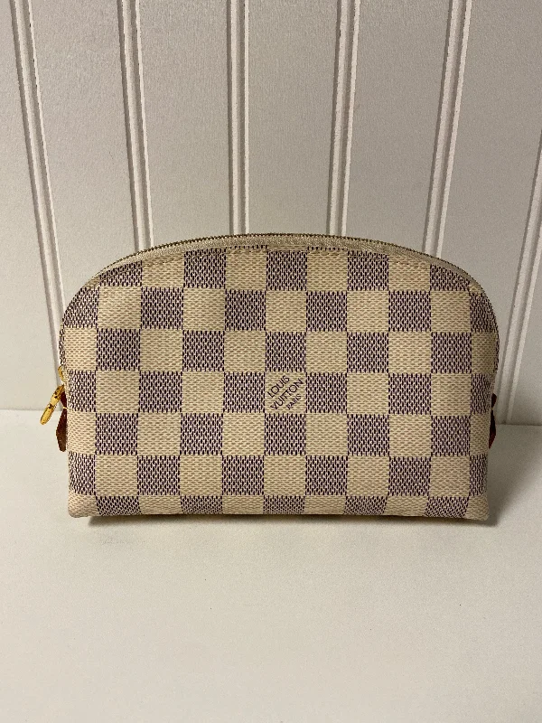 Makeup Bag Luxury Designer By Louis Vuitton, Size: Small